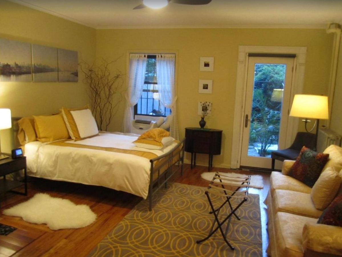 Fully Furnished Entire Floor Apartment In Historic Harlem Ню Йорк Екстериор снимка
